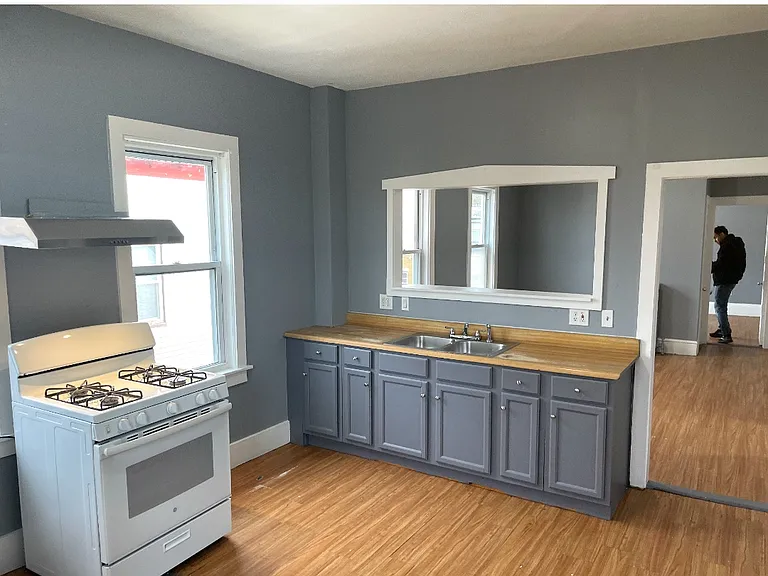 130 Shurtleff St — Photo 1
