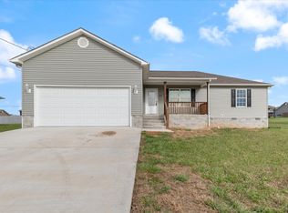 658 Strawberry Dr, Winchester, TN 37398