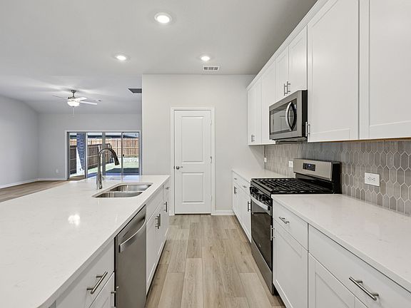 7th image of this home