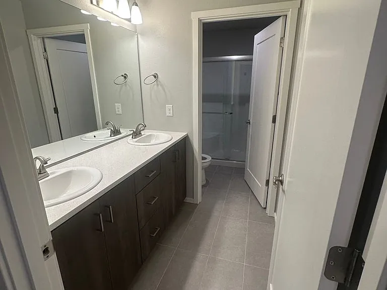 1818 NE 138th Ave — Photo 5
