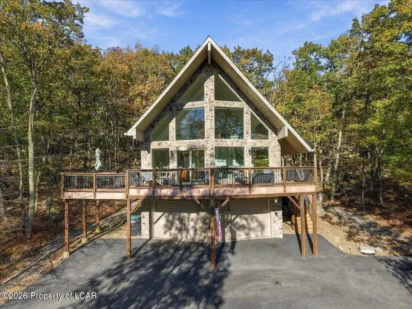 10 Spur Ln, Hazleton, PA 18202