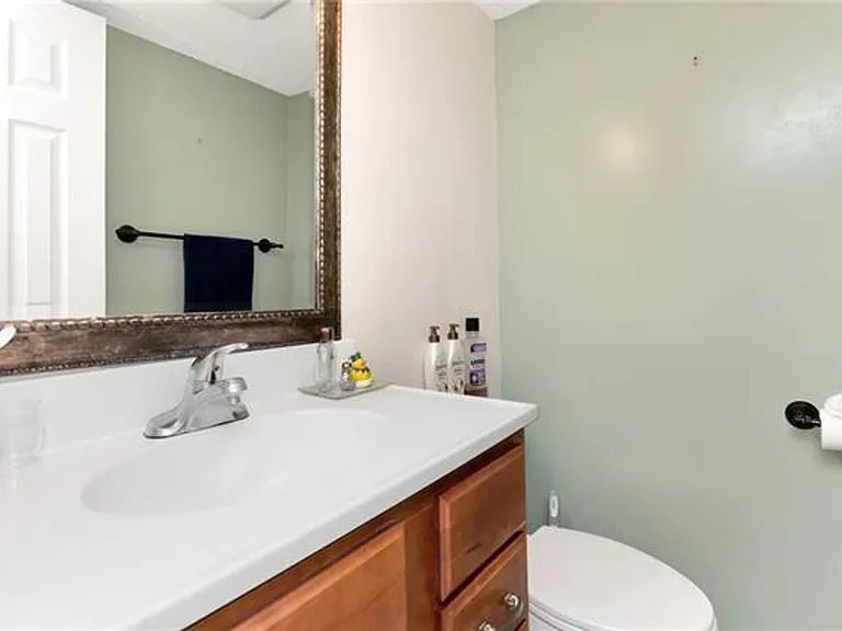 818 Moss St — Photo 11