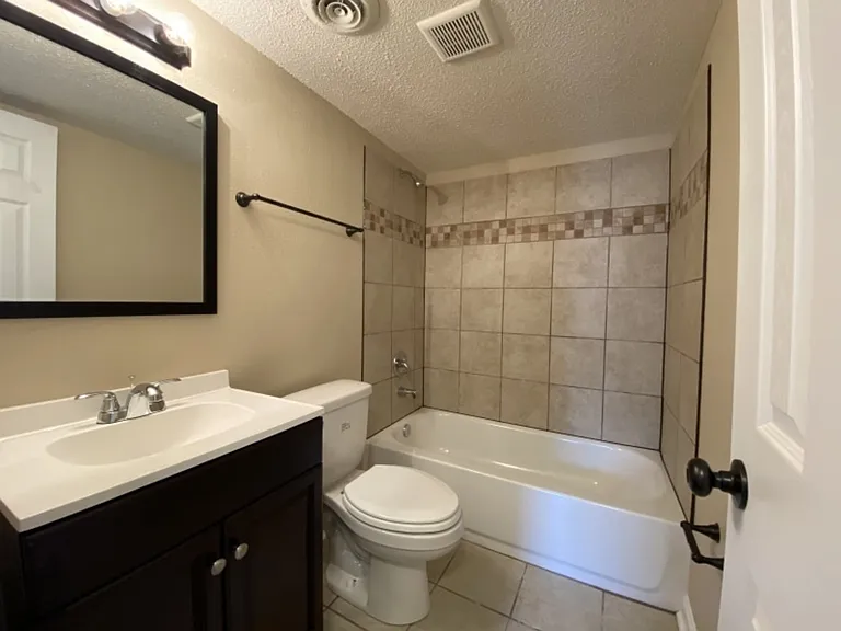 4543 Villawood Dr — Photo 9