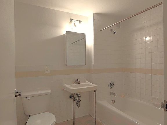 5th image of 132 W 112th St APT 1B