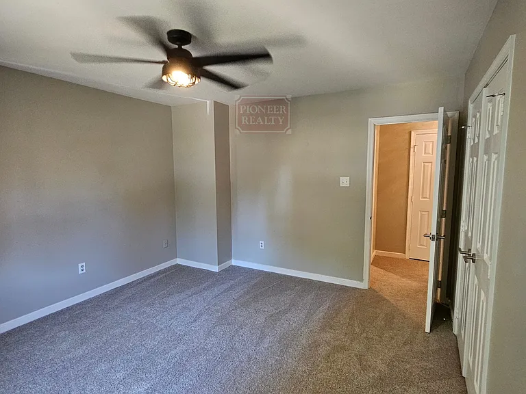 5305 Hill Dr — Photo 7