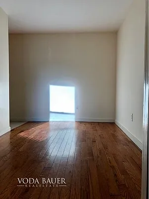 Rented by Voda Bauer Real Estate | media 33