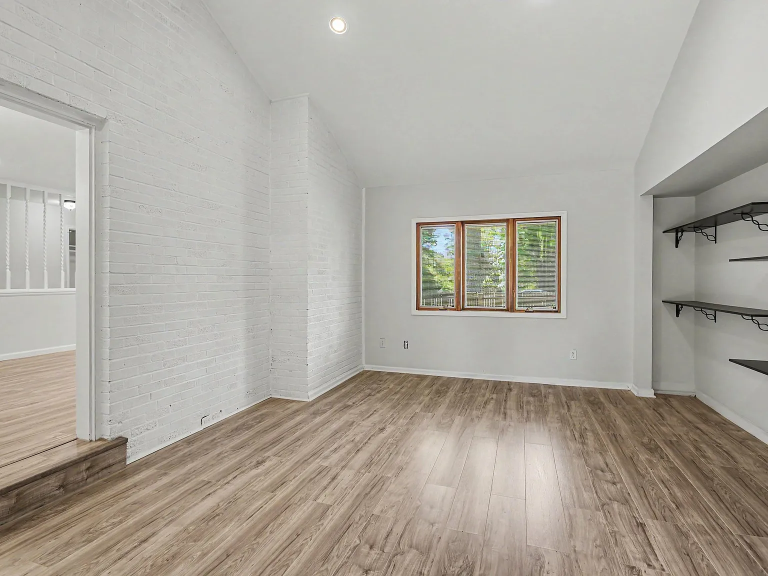 3 bed, 1560 sqft, $2,500 — Photo 4