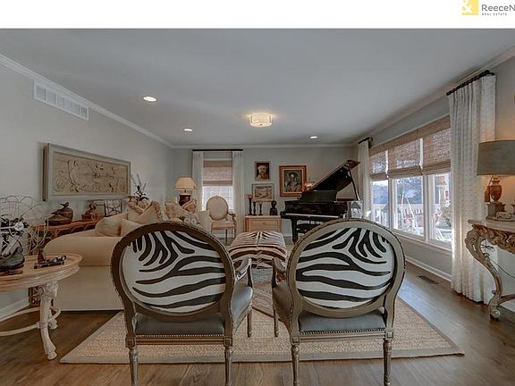 4th image of 3800 W 52nd Pl