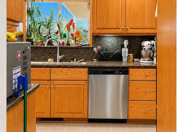 5th image of 15780 Pelican Bay Dr