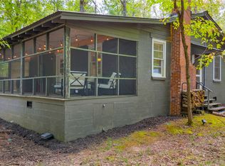 525 Blueberry Ln, Mountain Rest, SC 29664