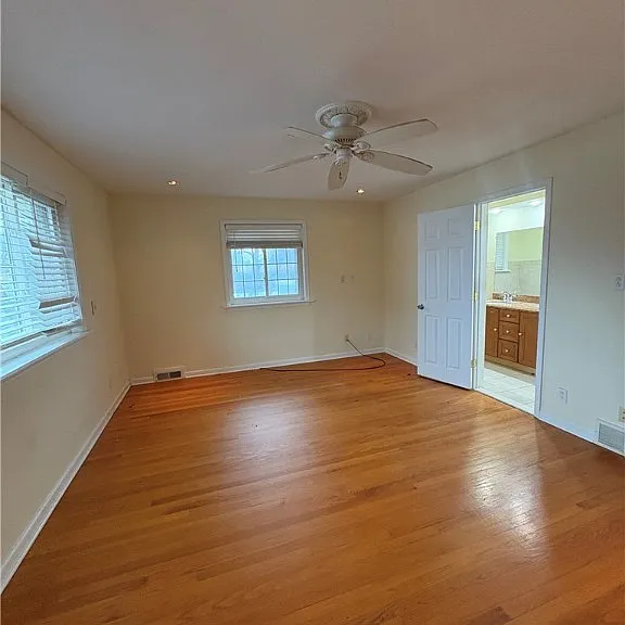 215 Locksley Rd — Photo 14