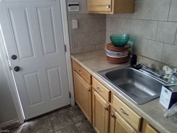 C3C4B1C2-F501-46BD-8D3D-EB769F820098