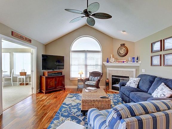 4th image of 2800 Canterbury Cir