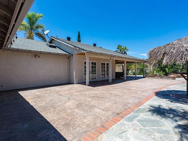 5564 Lone Star Dr — Photo 36