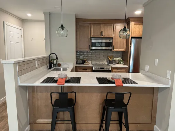 30 Wolf Rd, Lebanon, NH