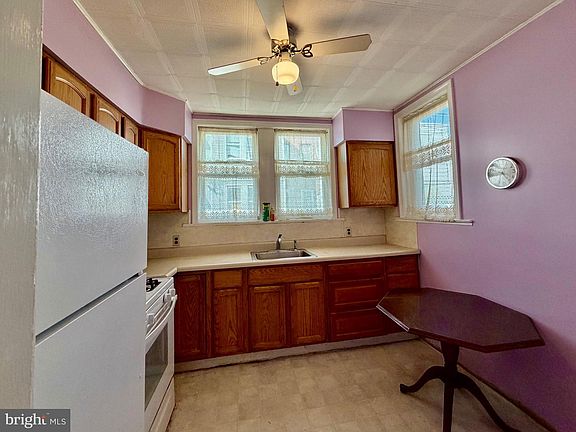 2nd image of 4115 Greeby St