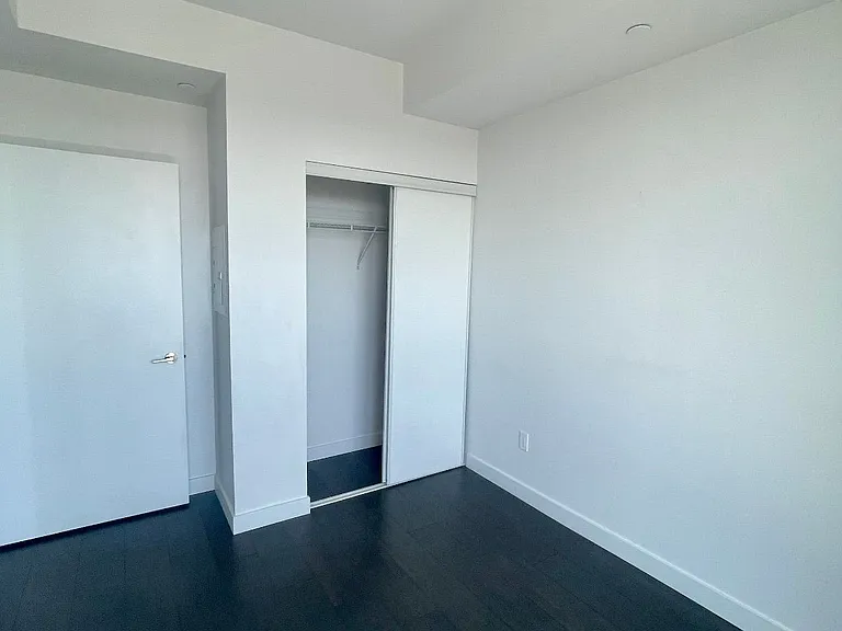 8 Eglinton Ave E #4809 — Photo 4