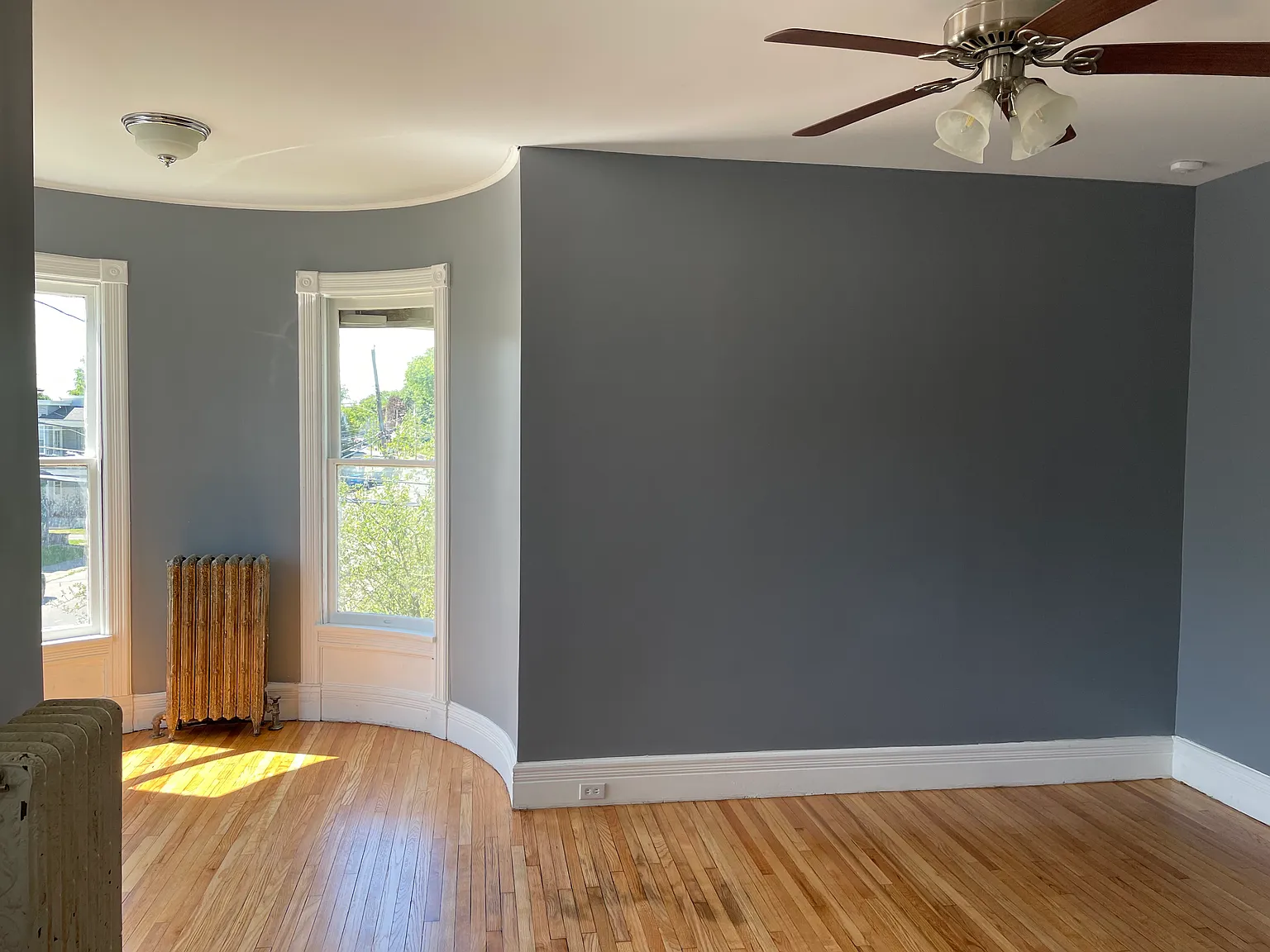 183 Guy Park Ave — Photo 3