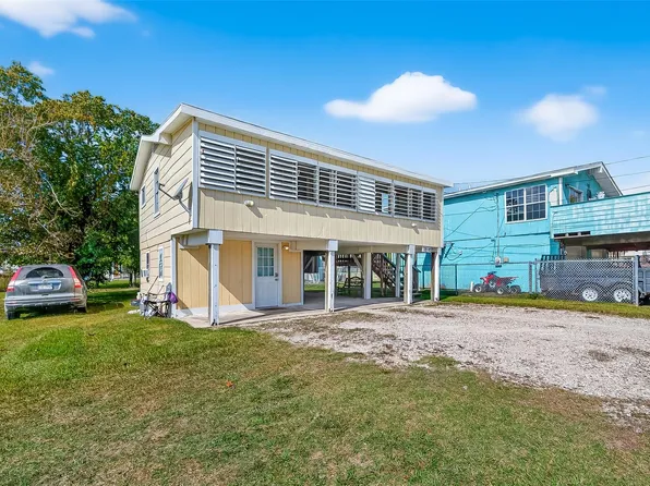 1012 12th St #Up, Dickinson, TX 77539