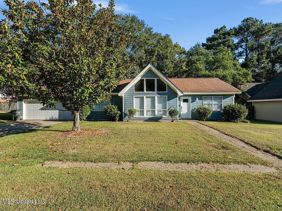 1st image of 113 Continental Dr