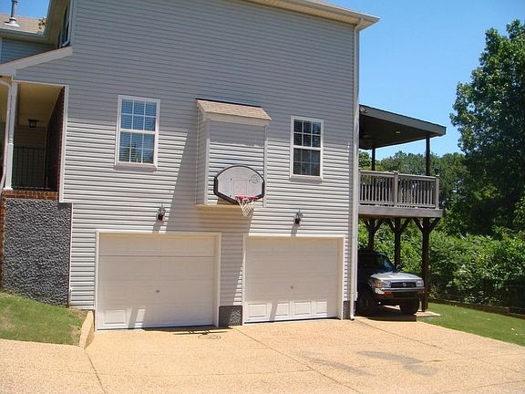2 car garage/basement 