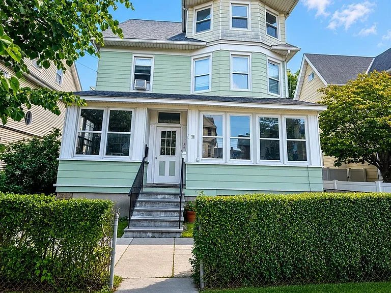 79 Division St S #3 — Photo 1