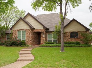717 Hillview Dr, Arlington, TX 76011