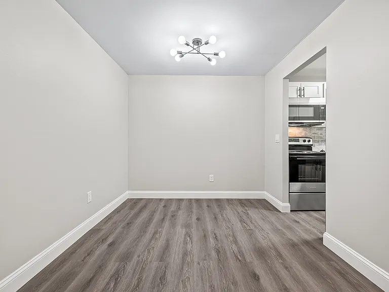 193 High St #B2 — Photo 13