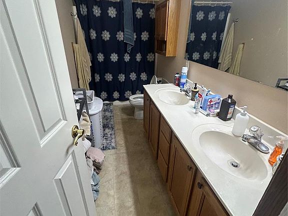 4th image of 442 Sinclair Ave