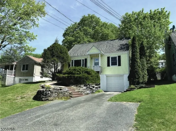 45 Park Ave, Newton Town, NJ 07860
