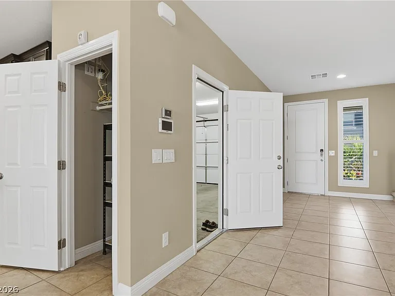 4627 Chestnut Tiger St — Photo 8