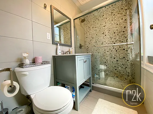 Rented by Realty 2000 Corp | media 50