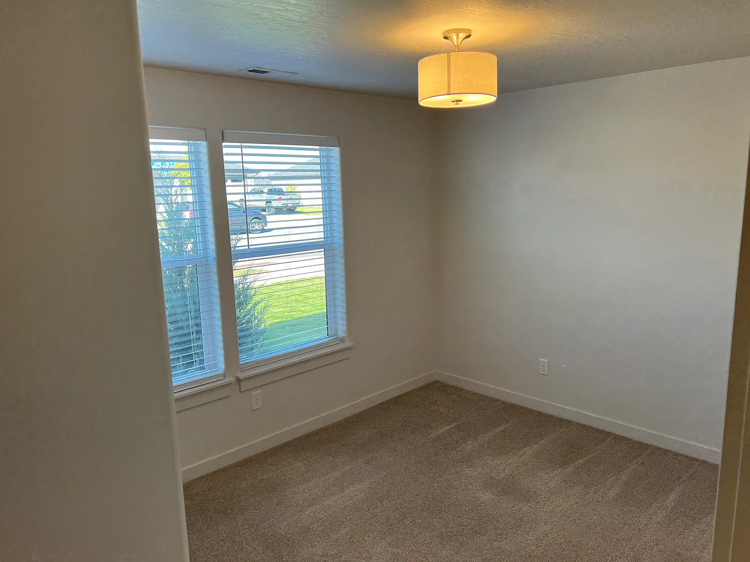 3 bed, 1408 sqft, $2,850 — Photo 3