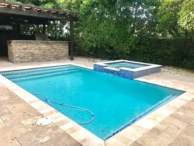 5123 NW 106th Ave — Photo 2
