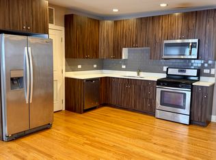 3433 S Indiana Ave #303, Chicago, IL 60616