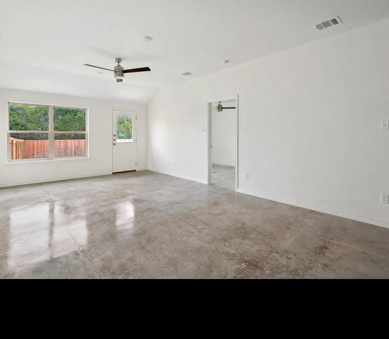 3 bed, 1215 sqft, $1,500 — Photo 4