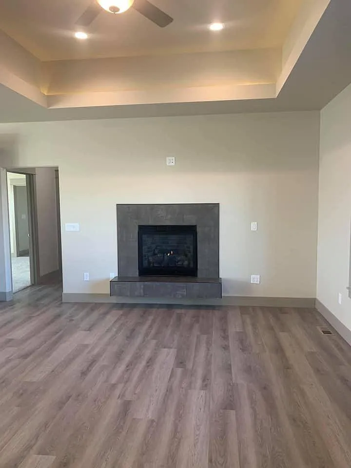 Building Photo - 525 Canyon Crest Dr W