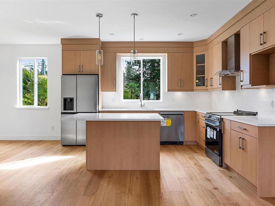 1st image of 1559 Ash Rd #4