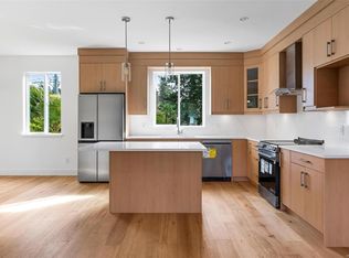 1559 Ash Rd #4, Saanich, BC V8N2S9