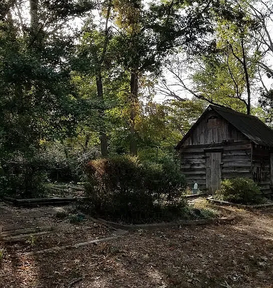 1932 Montrose Dr — Photo 11