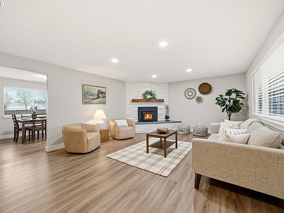4th image of 3920 NE Pacific Way