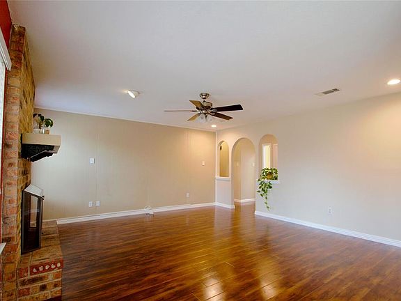 5th image of 4933 Jordan Park Dr