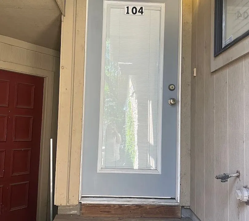 3000 S 1st St #104