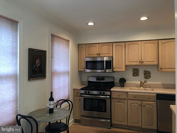 3rd image of 790 Princeton Pl #2