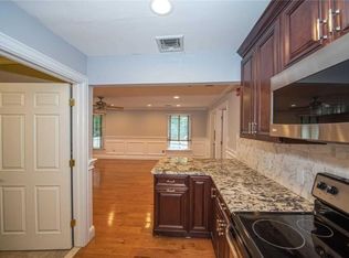 190 Terry Rd #B, Smithtown, NY 11787