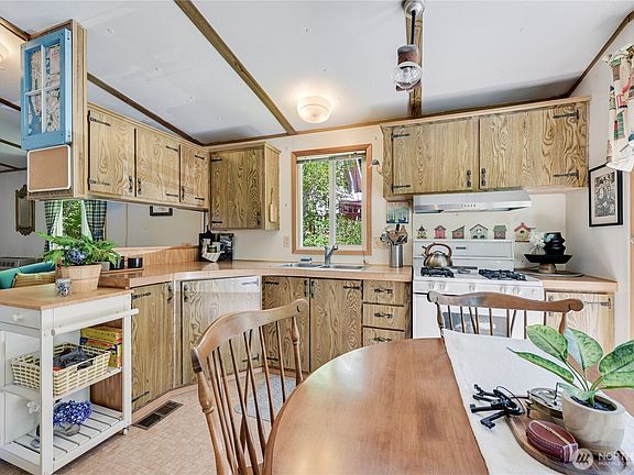 5th image of 64193 E Cascade Drive