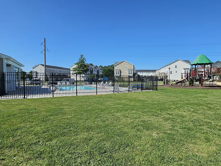 214 Larimar Ave — Photo 19