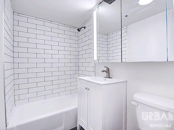 5th image of 131 E 83rd St APT 2B