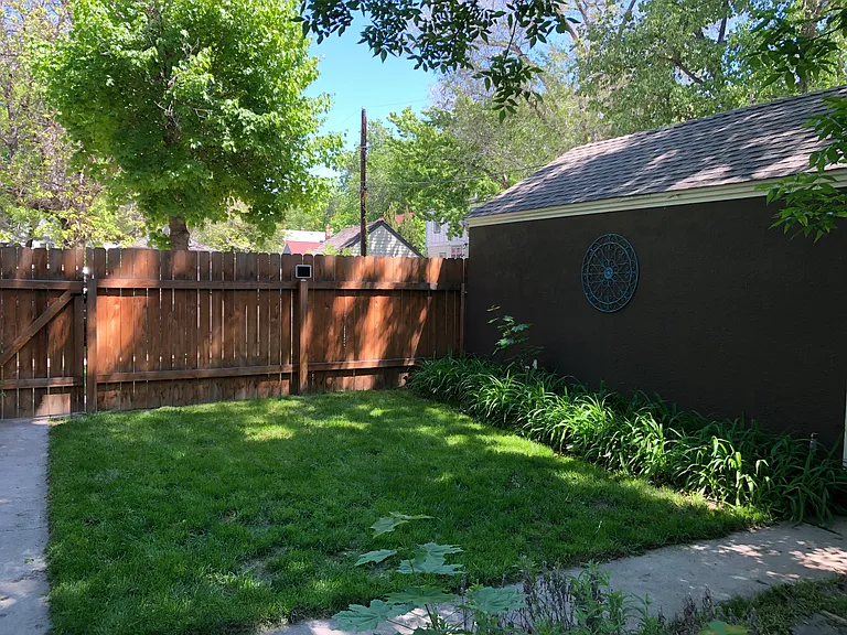 2027 Virginia Ln — Photo 12