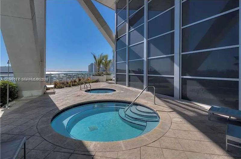 Marinablue Condo — Photo 2